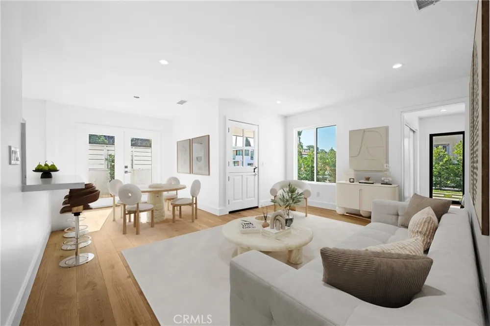 1561 2nd St Street Manhattan Beach, CA 90266