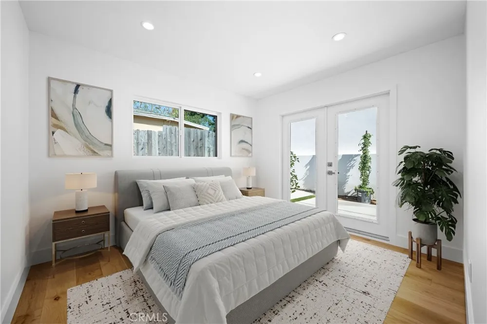 1561 2nd St Street Manhattan Beach, CA 90266