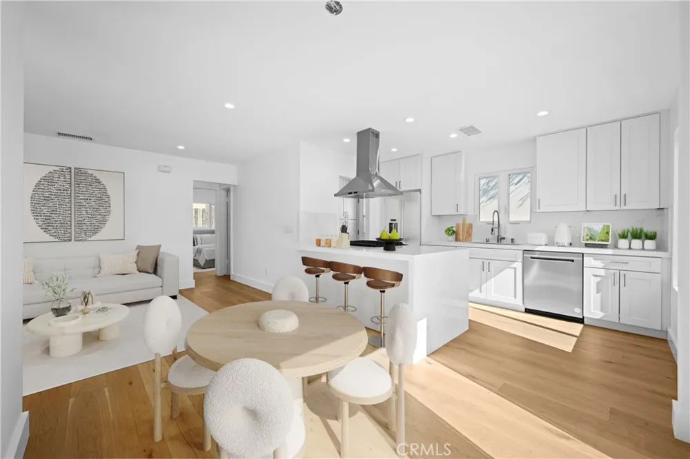 1561 2nd St Street Manhattan Beach, CA 90266
