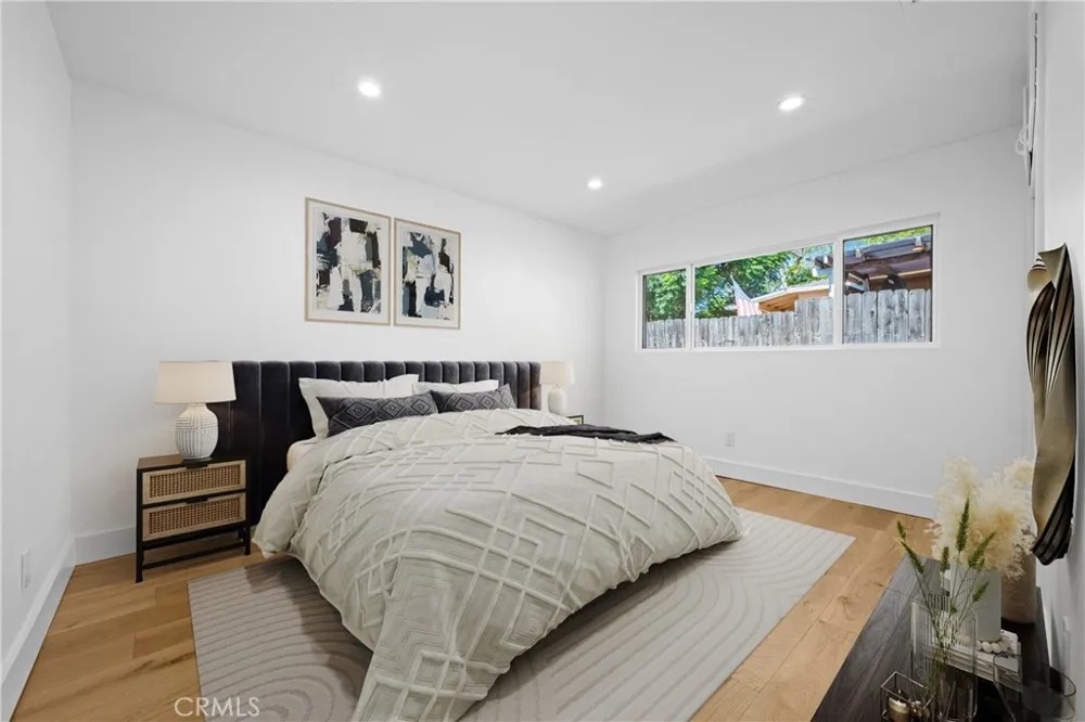 1561 2nd St Street Manhattan Beach, CA 90266