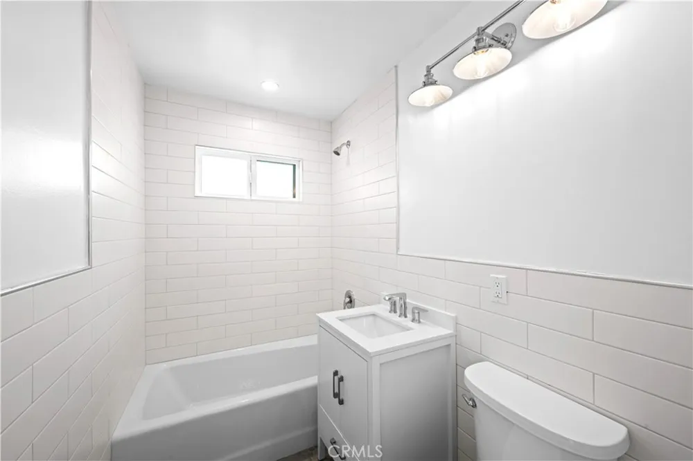 1561 2nd St Street Manhattan Beach, CA 90266