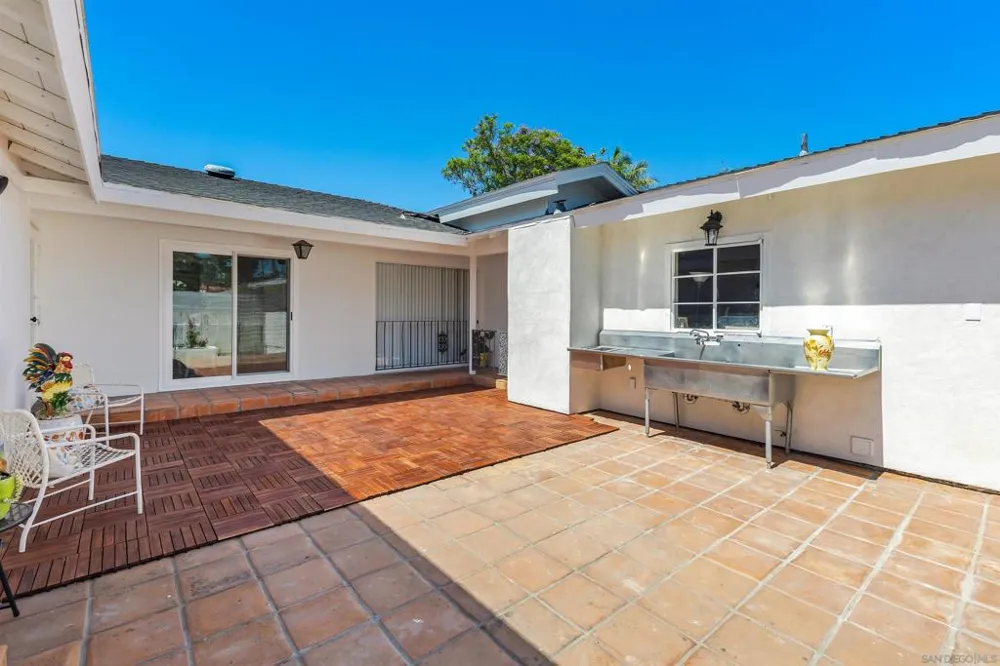 5590 Shasta Lane La Mesa, CA 91942