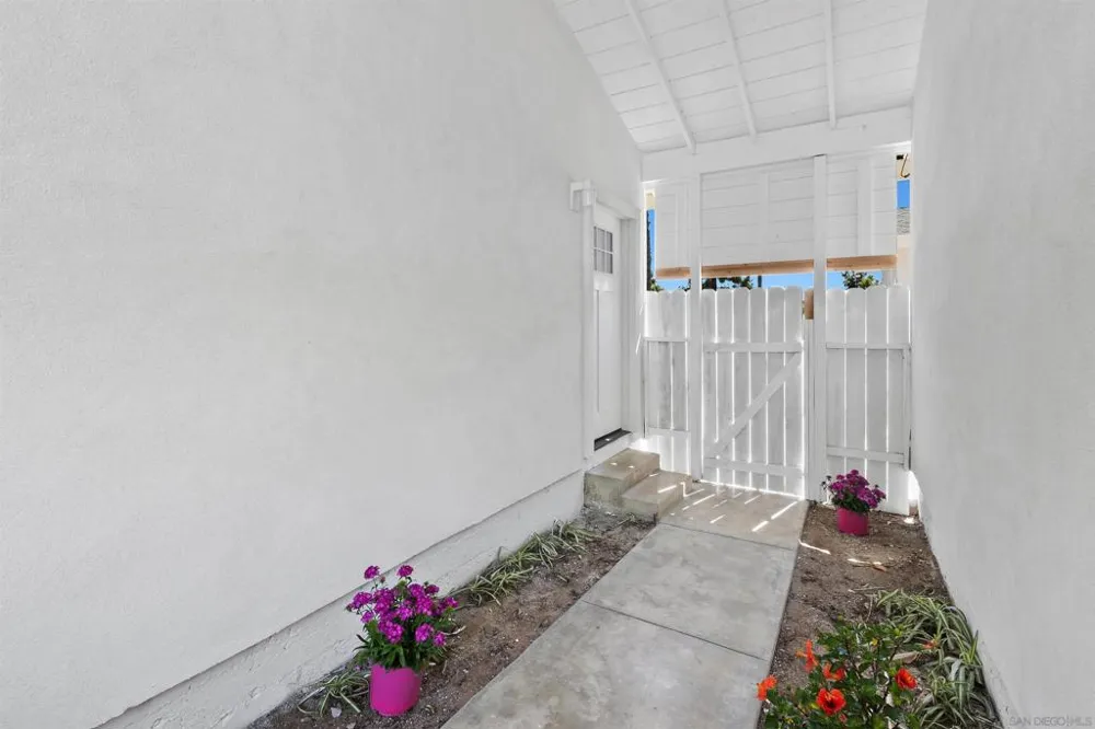 5590 Shasta Lane La Mesa, CA 91942
