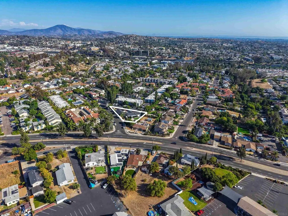 5590 Shasta Lane La Mesa, CA 91942