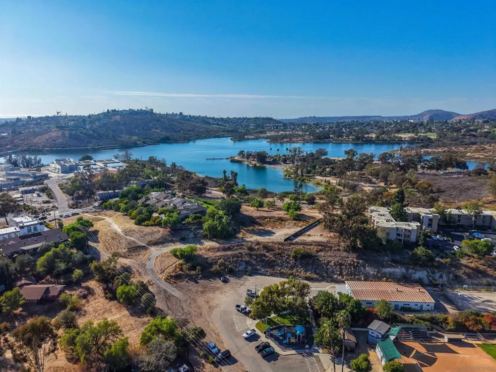 5590 Shasta Lane La Mesa, CA 91942