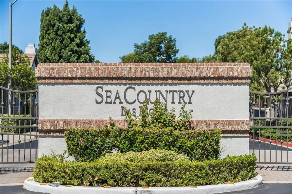 148 Seacountry Rancho Santa Margarita, CA 92688