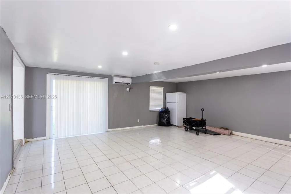 1725 NW 10th Ave Fort Lauderdale, FL 33311