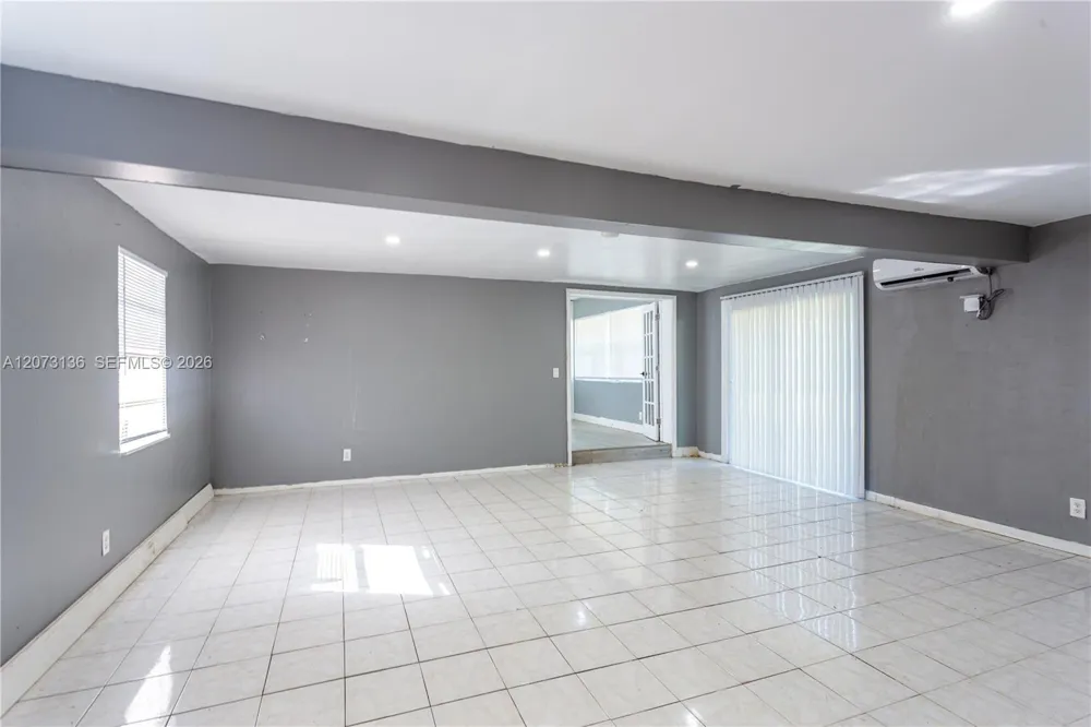 1725 NW 10th Ave Fort Lauderdale, FL 33311