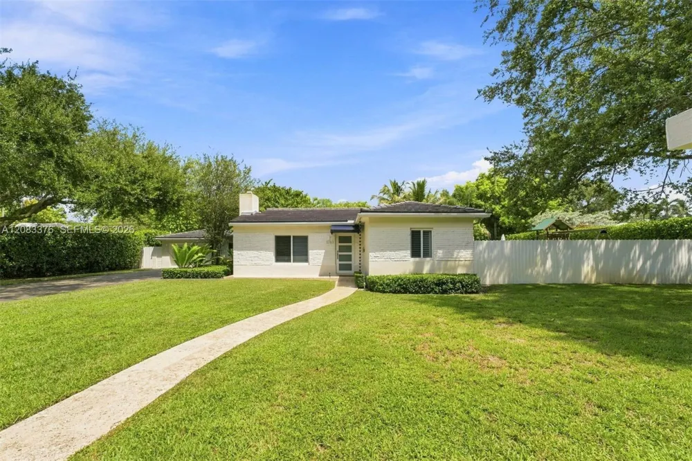 5763 SW 51st St Miami, FL 33155