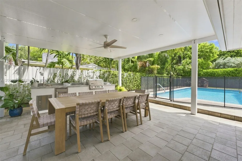 5763 SW 51st St Miami, FL 33155