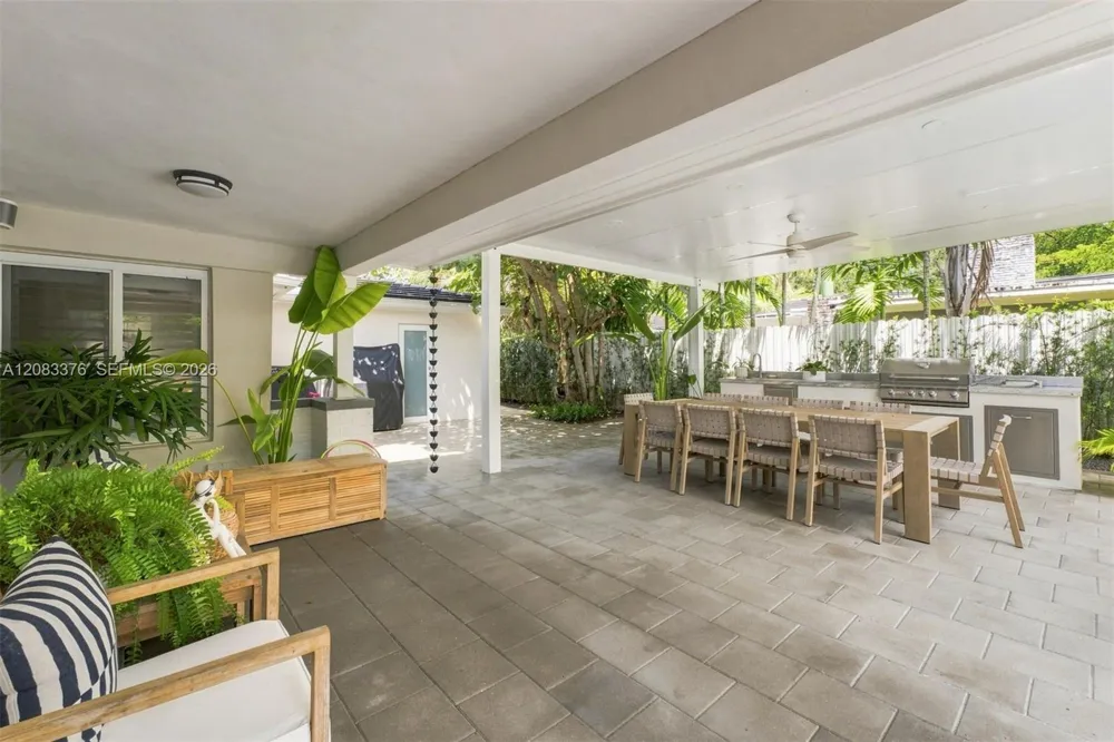 5763 SW 51st St Miami, FL 33155
