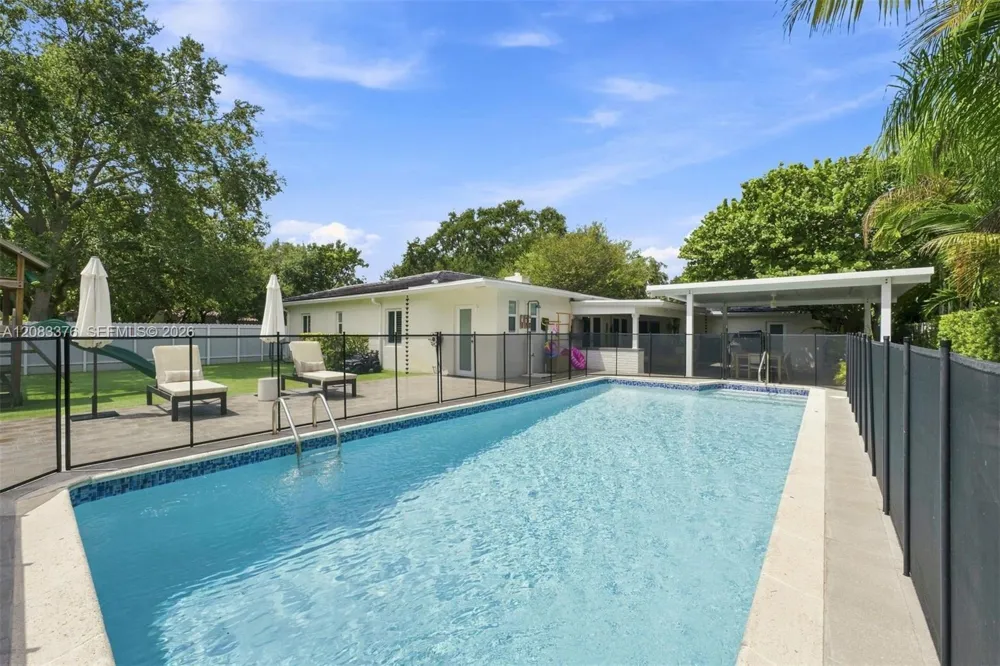 5763 SW 51st St Miami, FL 33155