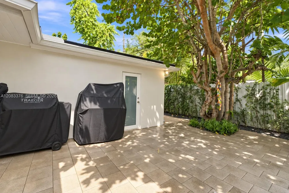 5763 SW 51st St Miami, FL 33155