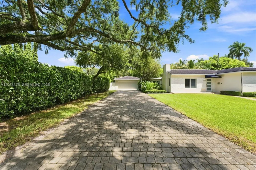 5763 SW 51st St Miami, FL 33155