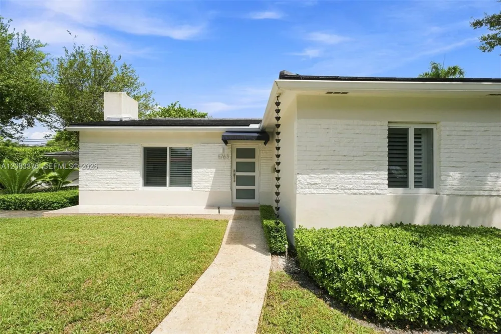 5763 SW 51st St Miami, FL 33155