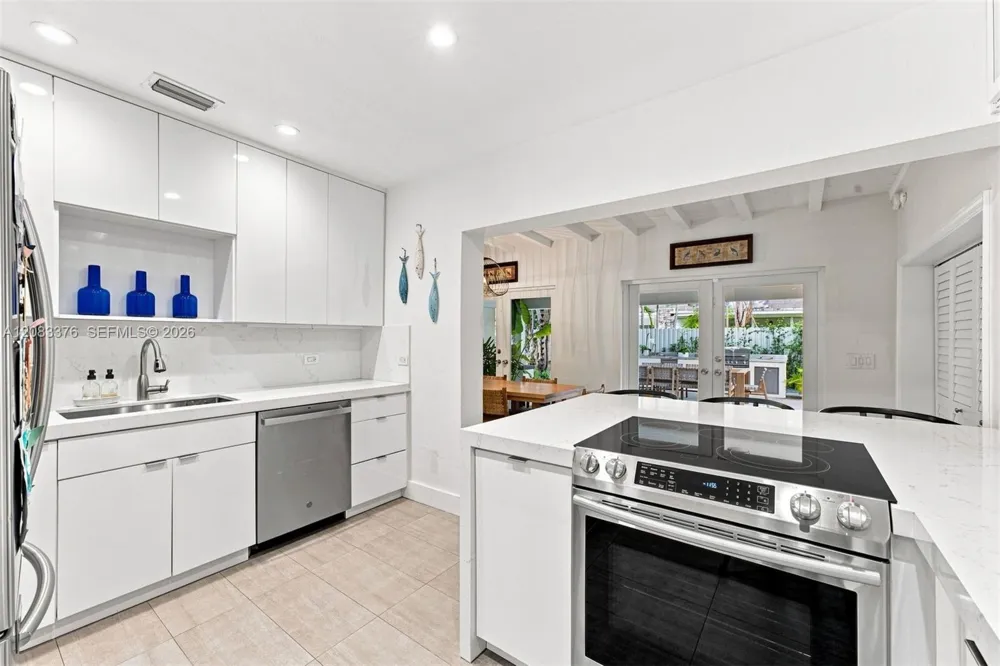5763 SW 51st St Miami, FL 33155