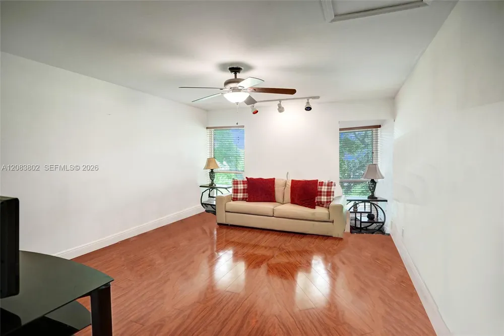 6141 Old Court Rd #229 Boca Raton, FL 33433