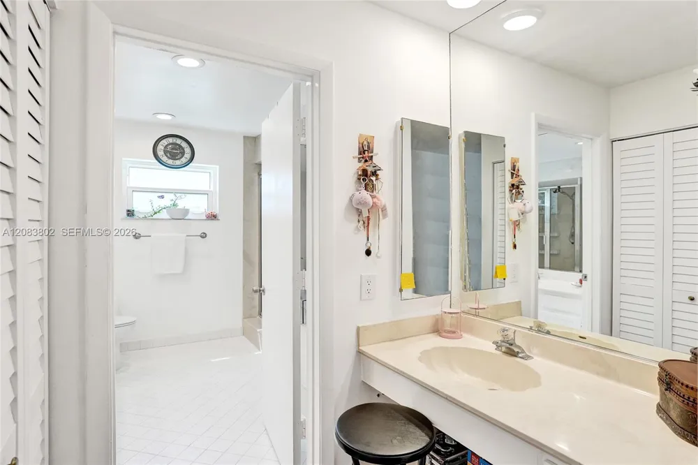 6141 Old Court Rd #229 Boca Raton, FL 33433