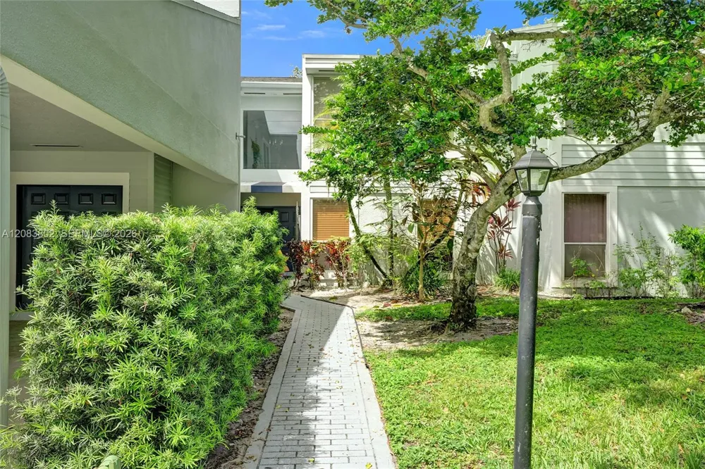 6141 Old Court Rd #229 Boca Raton, FL 33433