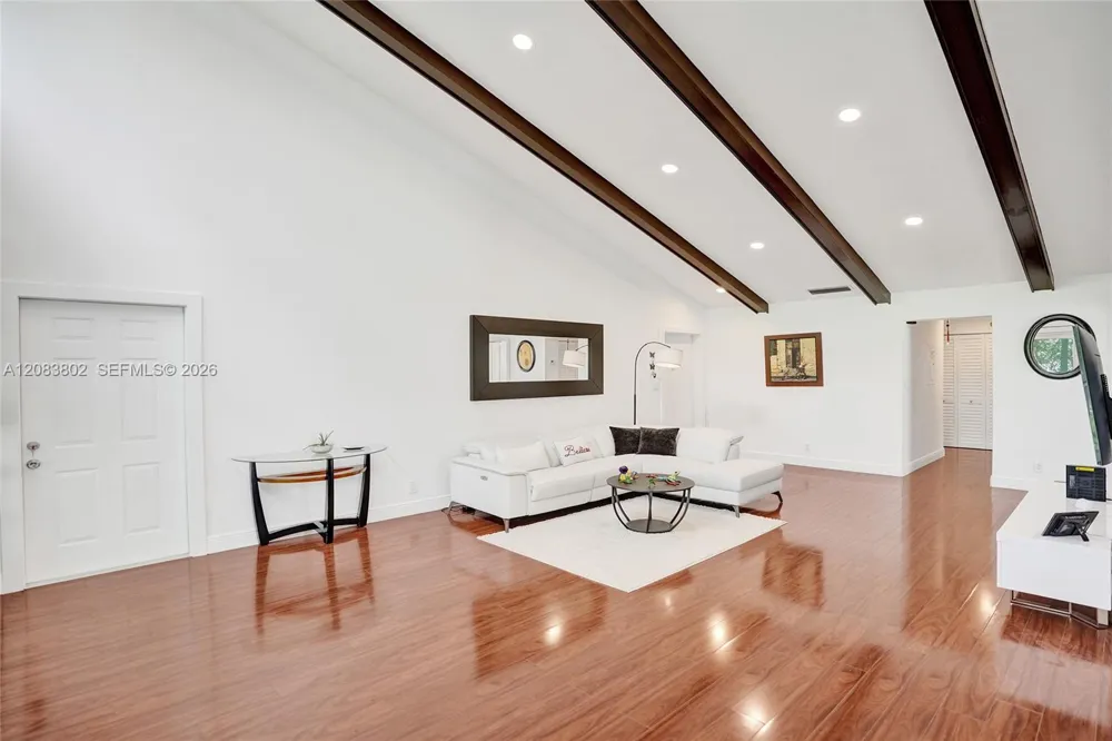 6141 Old Court Rd #229 Boca Raton, FL 33433