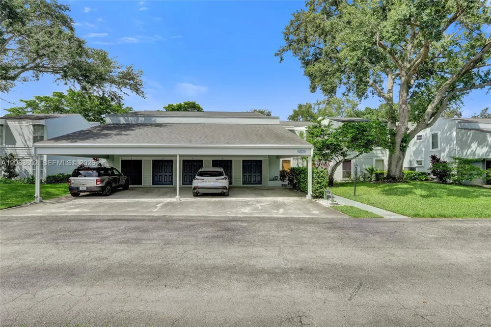 6141 Old Court Rd #229 Boca Raton, FL 33433