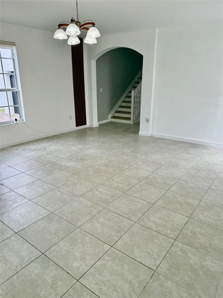 17081 SW 94th Way Miami, FL 33196