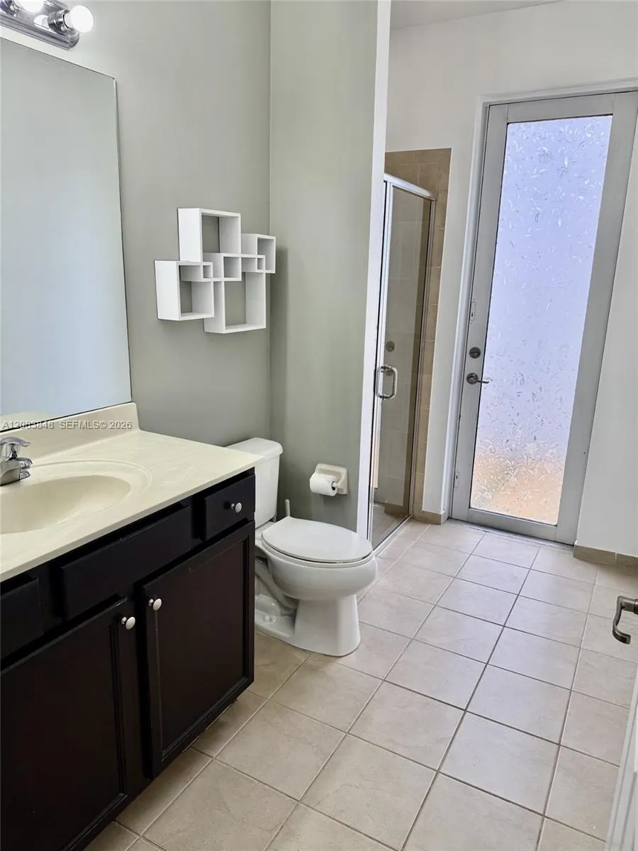 17081 SW 94th Way Miami, FL 33196