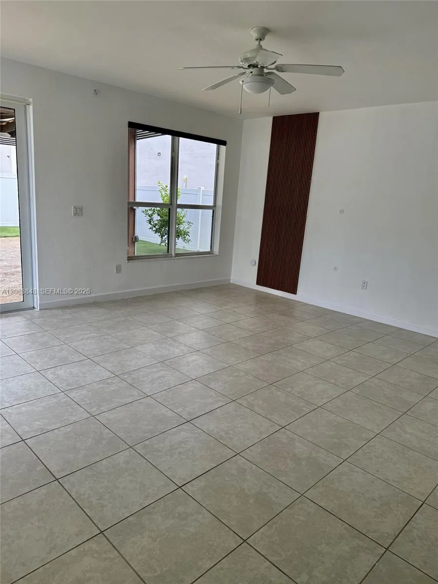 17081 SW 94th Way Miami, FL 33196