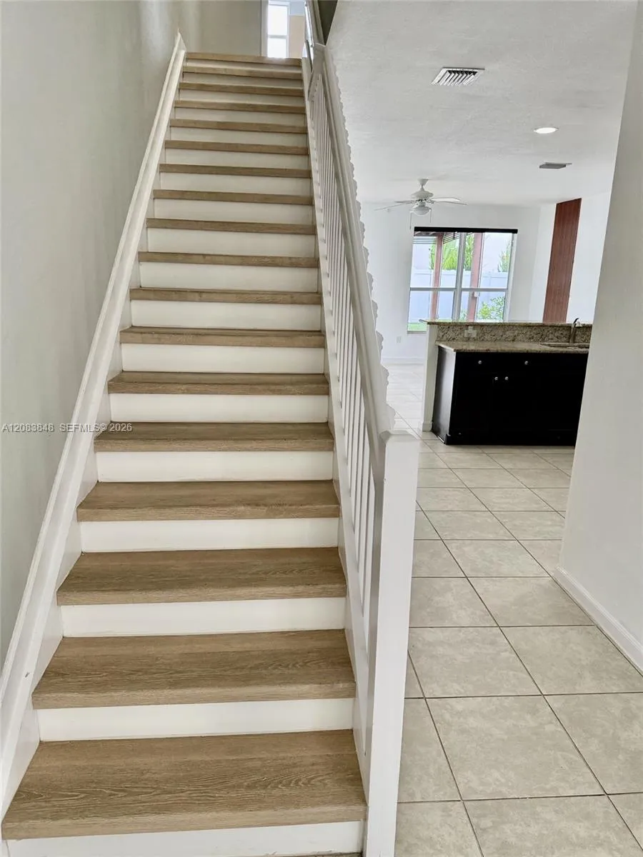17081 SW 94th Way Miami, FL 33196