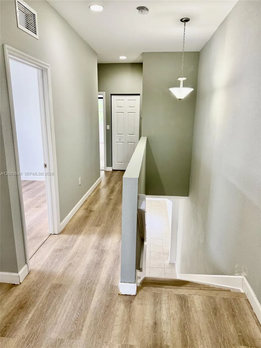 17081 SW 94th Way Miami, FL 33196