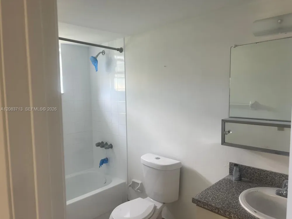 560 NW 114th Ave #204 Sweetwater, FL 33172