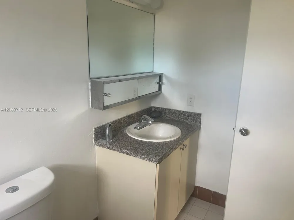 560 NW 114th Ave #204 Sweetwater, FL 33172