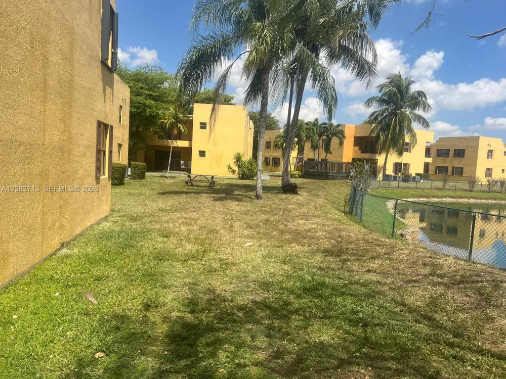 560 NW 114th Ave #204 Sweetwater, FL 33172