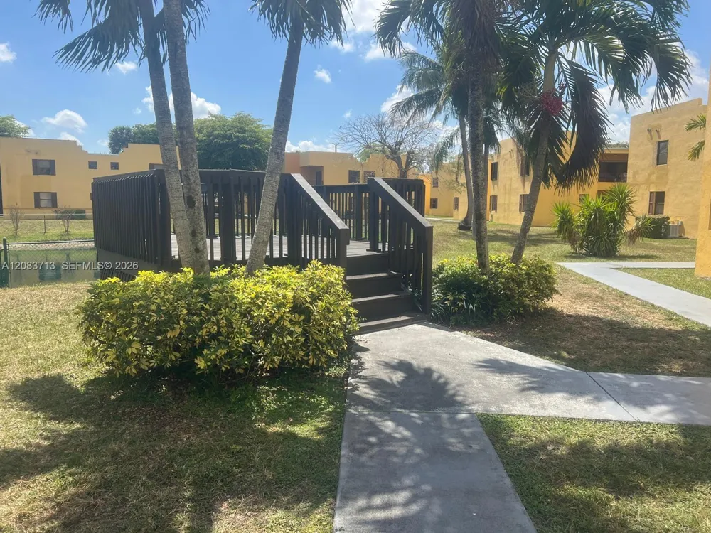 560 NW 114th Ave #204 Sweetwater, FL 33172
