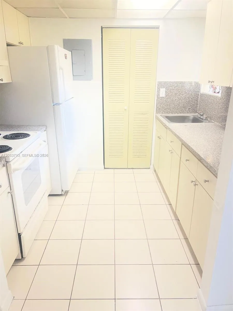 560 NW 114th Ave #204 Sweetwater, FL 33172