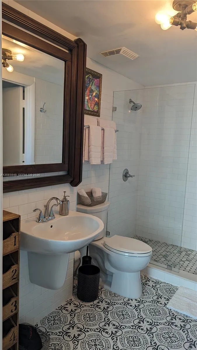 690 SW 1st Ct #1928 Miami, FL 33130