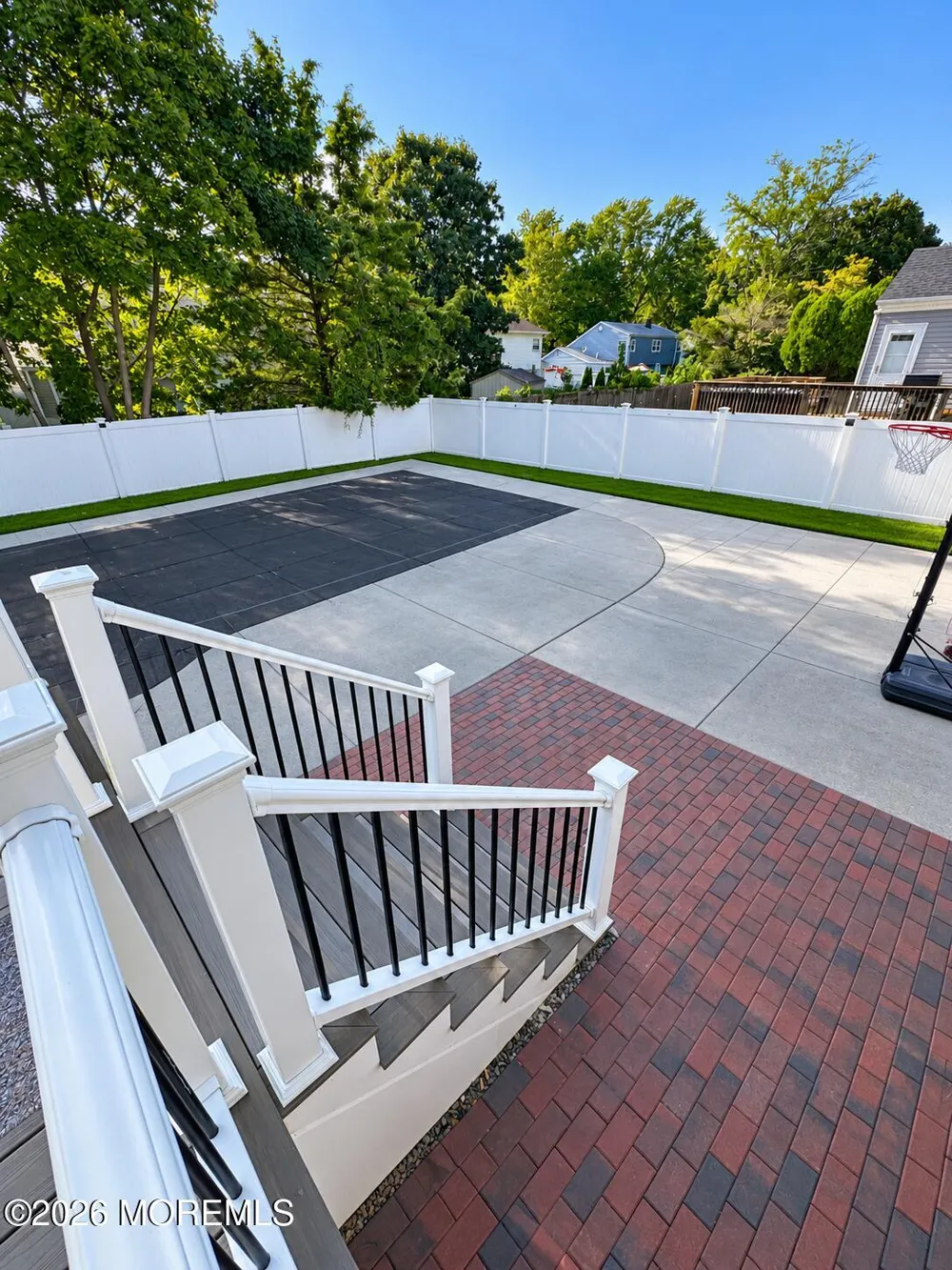 18 Branch Road Oakhurst, NJ 07755