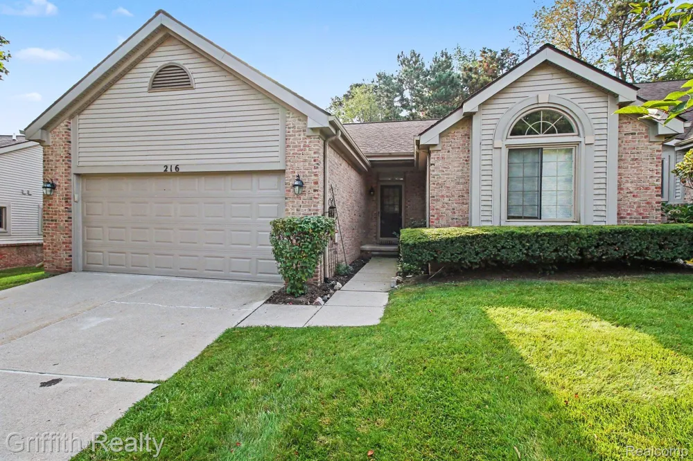 216 Sisu Knoll Drive Brighton City, MI 48116