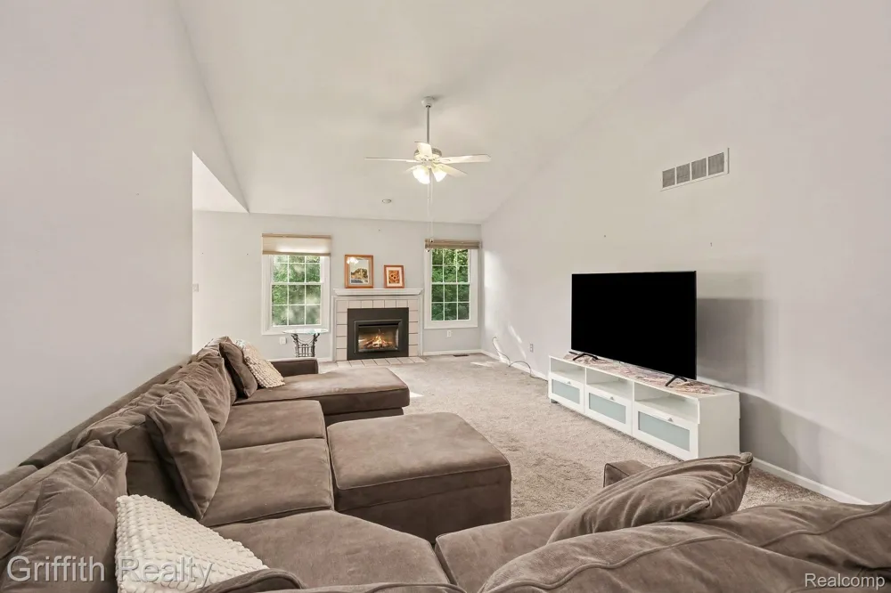 216 Sisu Knoll Drive Brighton City, MI 48116
