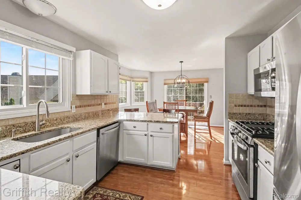 216 Sisu Knoll Drive Brighton City, MI 48116