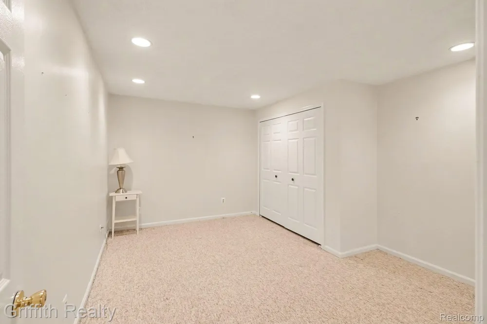 216 Sisu Knoll Drive Brighton City, MI 48116