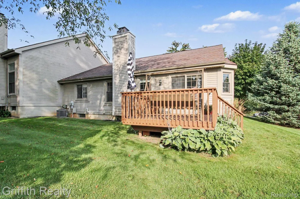 216 Sisu Knoll Drive Brighton City, MI 48116