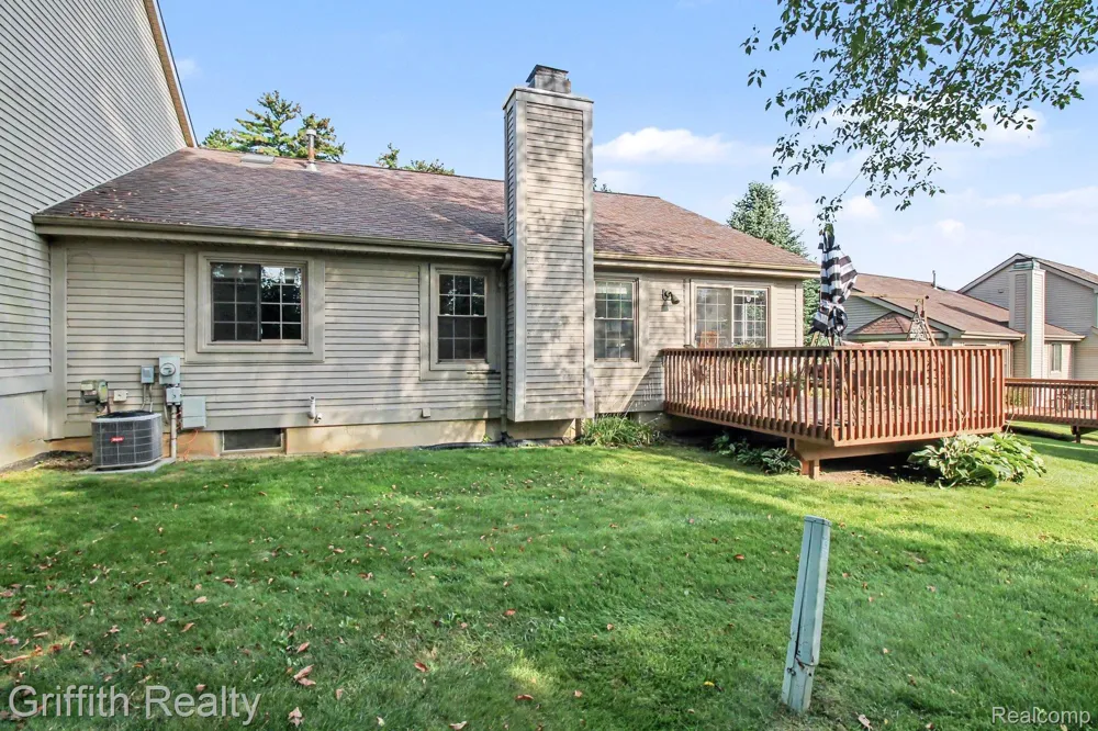 216 Sisu Knoll Drive Brighton City, MI 48116