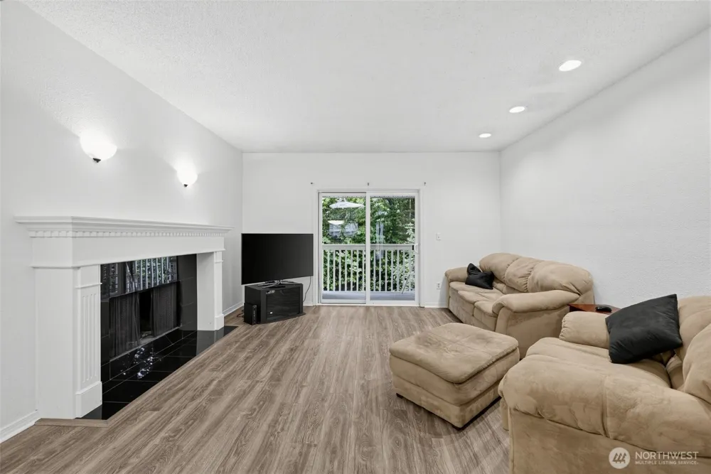 14445 NE 40th Street #D101 Bellevue, WA 98007