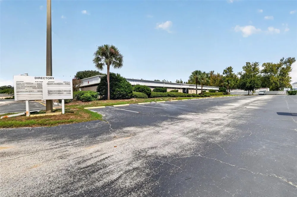 1300 S DUNCAN DRIVE Tavares, FL 32778
