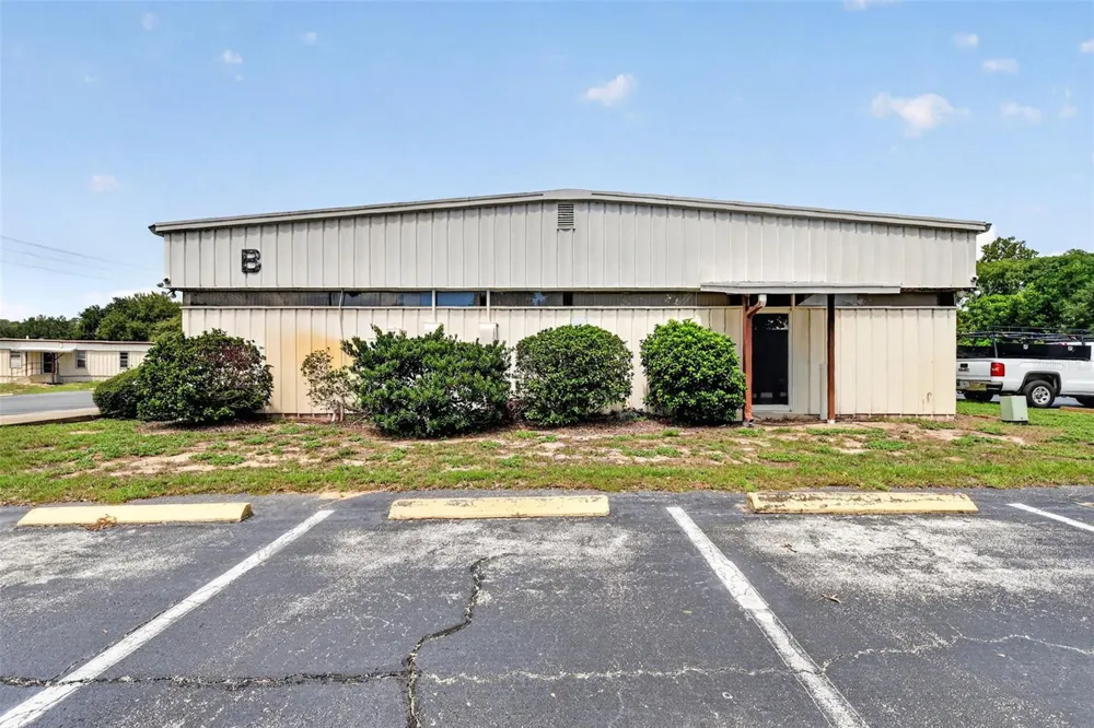 1300 S DUNCAN DRIVE Tavares, FL 32778