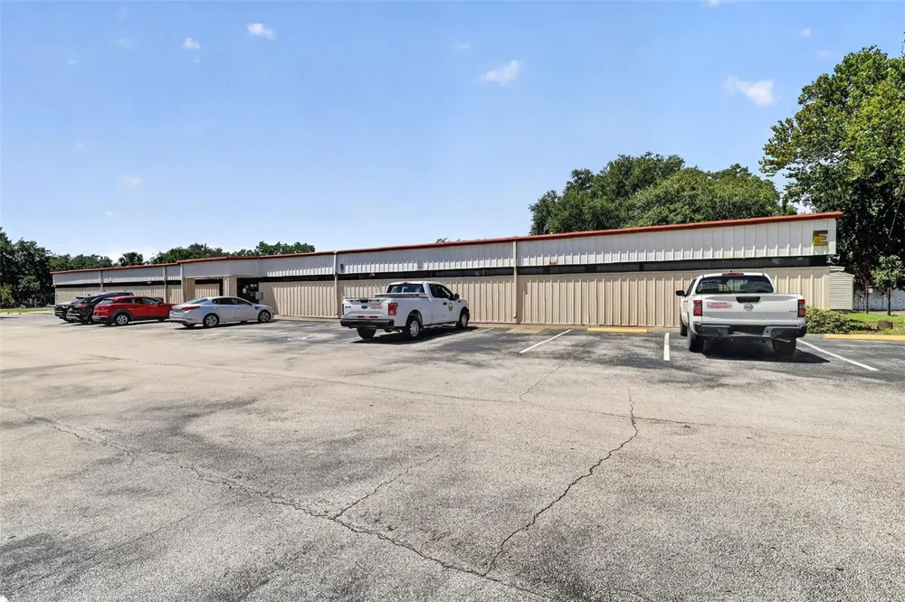 1300 S DUNCAN DRIVE Tavares, FL 32778