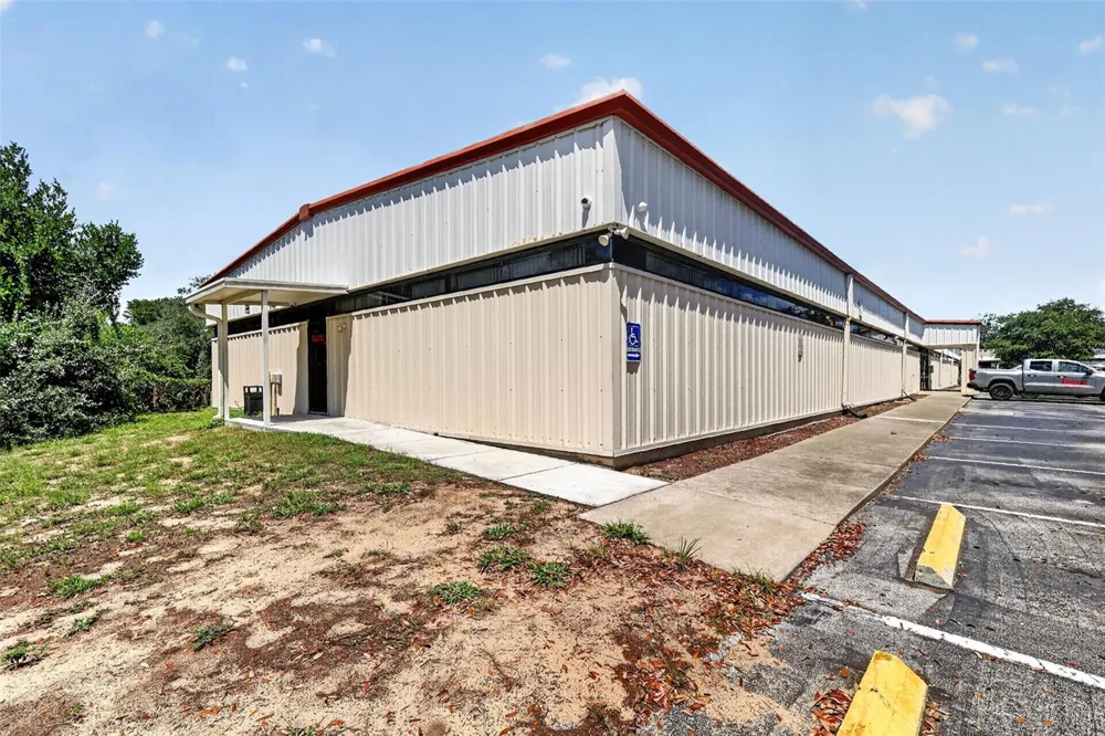 1300 S DUNCAN DRIVE Tavares, FL 32778