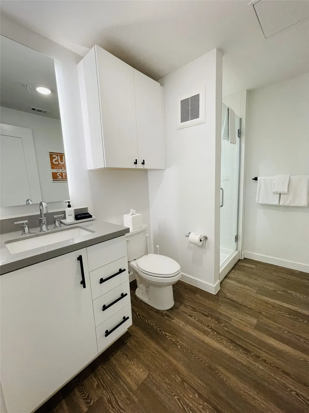 49 Navasota Street #201 Austin, TX 78702