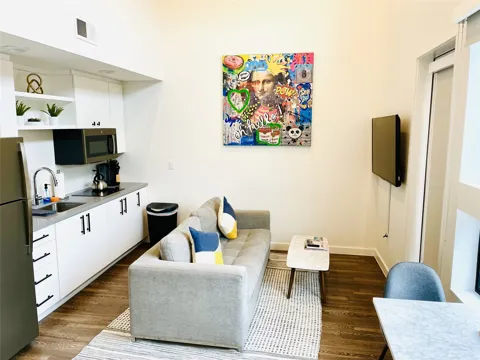 49 Navasota Street #201